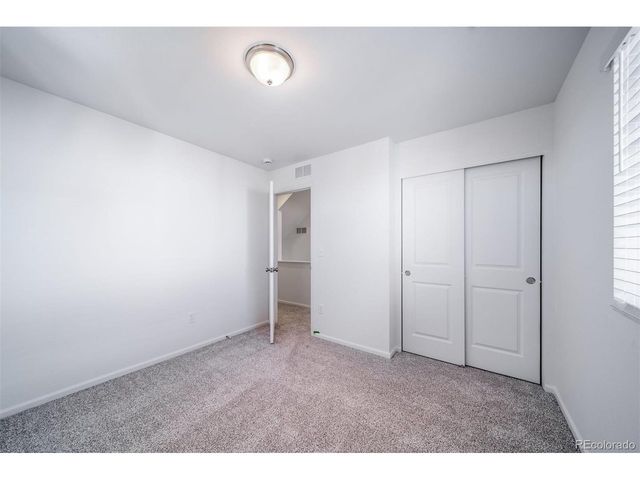 46601 Sunflower Ln, Bennett, CO 80102