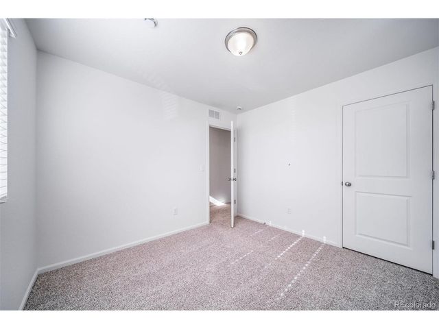 46601 Sunflower Ln, Bennett, CO 80102