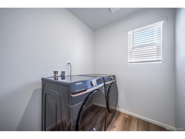 46601 Sunflower Ln, Bennett, CO 80102