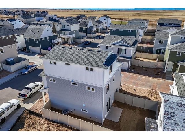 46601 Sunflower Ln, Bennett, CO 80102