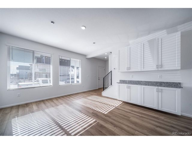 46601 Sunflower Ln, Bennett, CO 80102