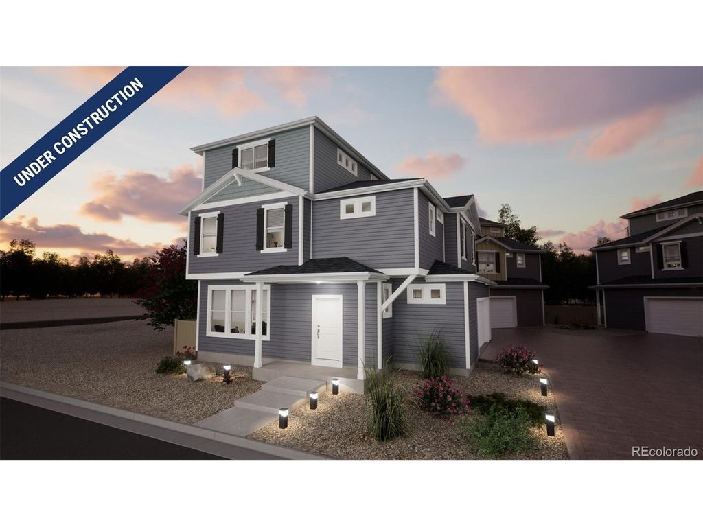 46601 Sunflower Ln, Bennett, CO 80102