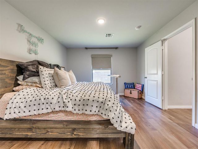 1104 NW 4th Street, Newcastle, OK 73065
