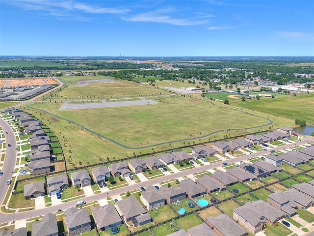 1104 NW 4th Street, Newcastle, OK 73065