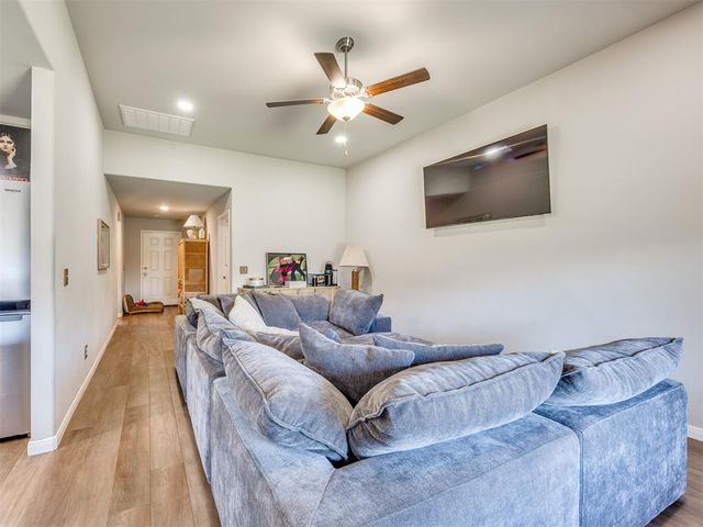 1104 NW 4th Street, Newcastle, OK 73065