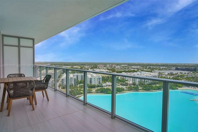 2411 Laguna Circle 1610, North Miami, FL 33181