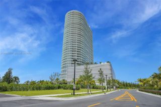 2411 Laguna Circle 1610, North Miami, FL 33181