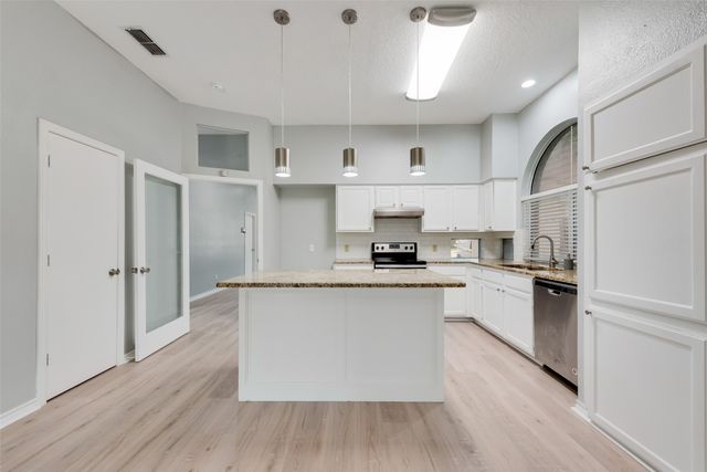 5732 Polo Club Drive, Arlington, TX 76017