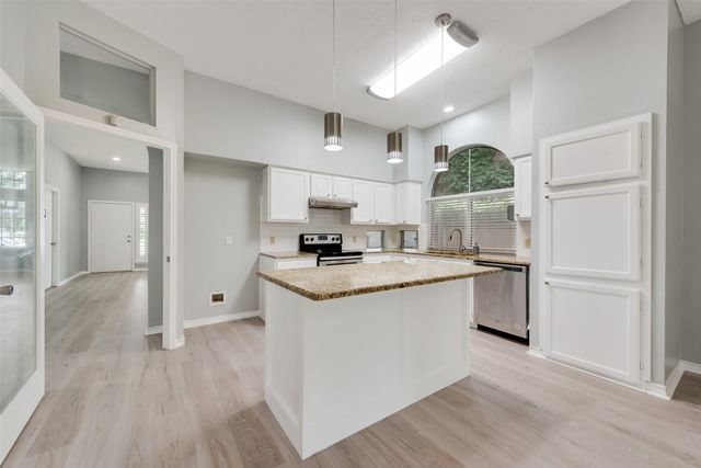 5732 Polo Club Drive, Arlington, TX 76017