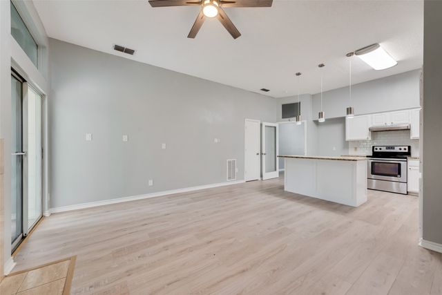 5732 Polo Club Drive, Arlington, TX 76017