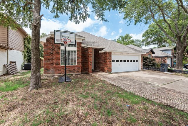 5732 Polo Club Drive, Arlington, TX 76017