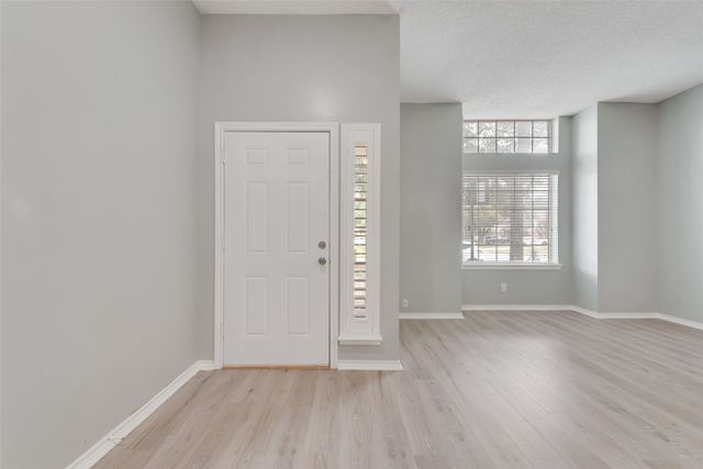 5732 Polo Club Drive, Arlington, TX 76017
