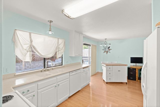 3649 Rio Pacifica Way, Sacramento, CA 95834