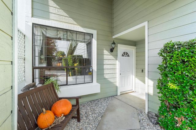 3649 Rio Pacifica Way, Sacramento, CA 95834