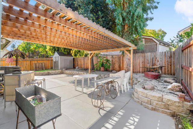 3649 Rio Pacifica Way, Sacramento, CA 95834