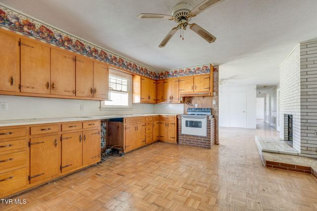 36181 Plum Creek Road, Glade Spring, VA 24340