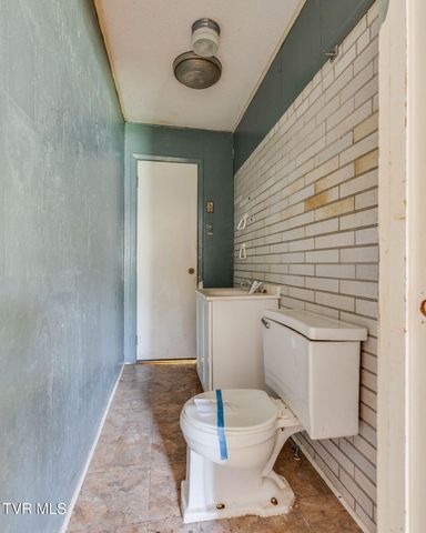 36181 Plum Creek Road, Glade Spring, VA 24340