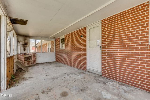 36181 Plum Creek Road, Glade Spring, VA 24340