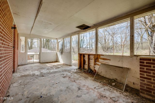 36181 Plum Creek Road, Glade Spring, VA 24340