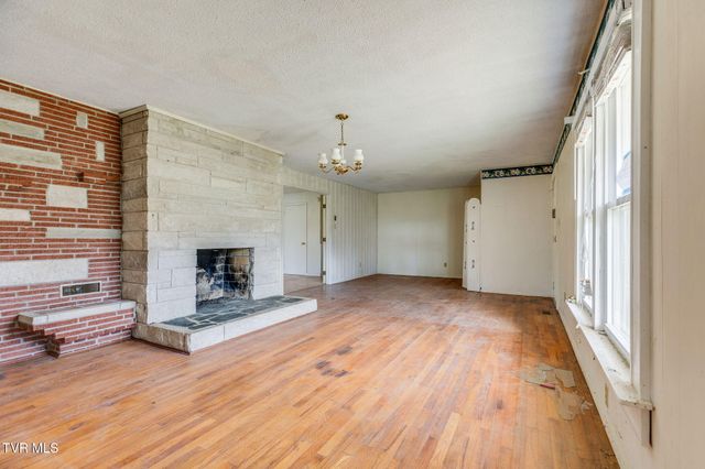 36181 Plum Creek Road, Glade Spring, VA 24340