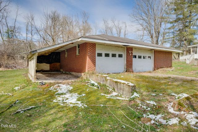 36181 Plum Creek Road, Glade Spring, VA 24340