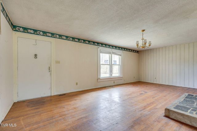 36181 Plum Creek Road, Glade Spring, VA 24340