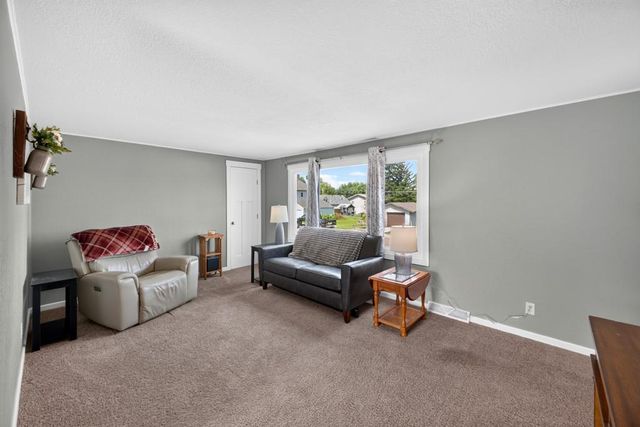 102 5th Street SW, Kasson, MN 55944