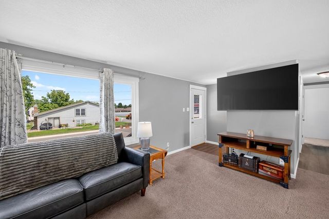 102 5th Street SW, Kasson, MN 55944