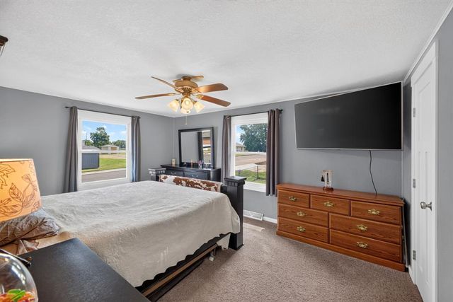 102 5th Street SW, Kasson, MN 55944