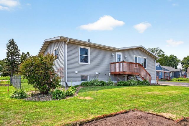 102 5th Street SW, Kasson, MN 55944
