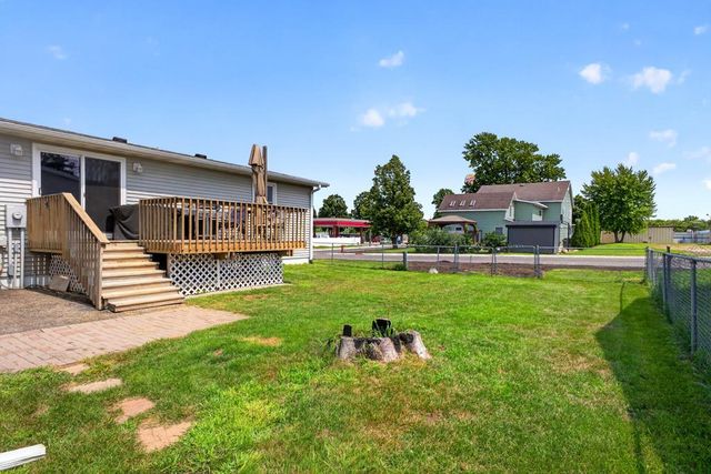 102 5th Street SW, Kasson, MN 55944