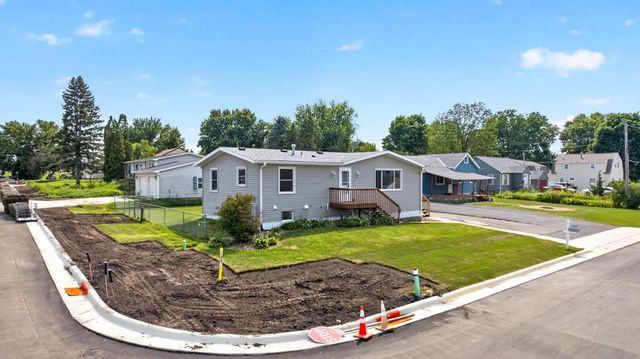 102 5th Street SW, Kasson, MN 55944