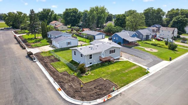 102 5th Street SW, Kasson, MN 55944