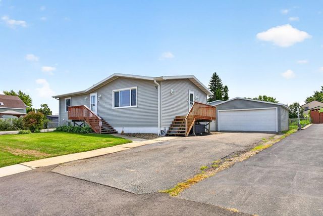 102 5th Street SW, Kasson, MN 55944
