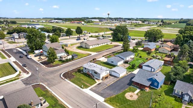 102 5th Street SW, Kasson, MN 55944
