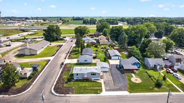102 5th Street SW, Kasson, MN 55944