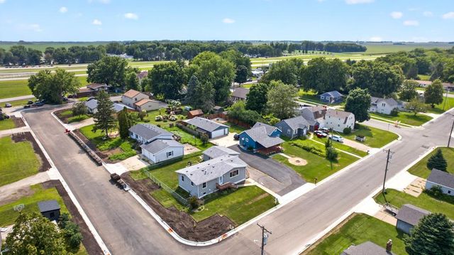 102 5th Street SW, Kasson, MN 55944