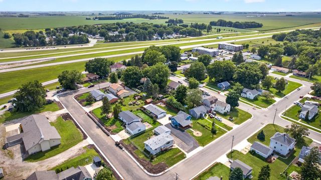 102 5th Street SW, Kasson, MN 55944