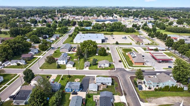 102 5th Street SW, Kasson, MN 55944