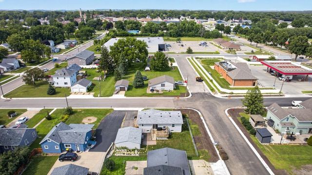 102 5th Street SW, Kasson, MN 55944