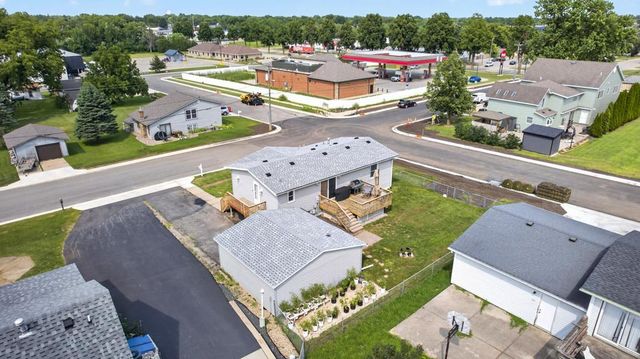 102 5th Street SW, Kasson, MN 55944