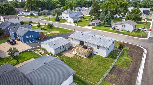 102 5th Street SW, Kasson, MN 55944