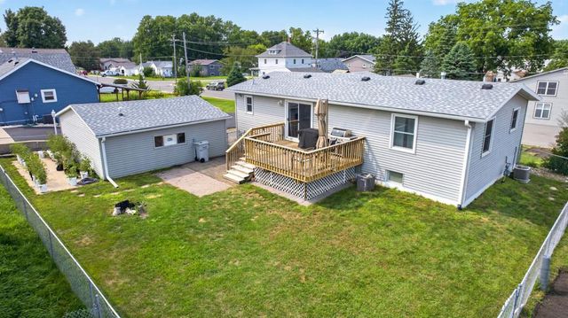 102 5th Street SW, Kasson, MN 55944