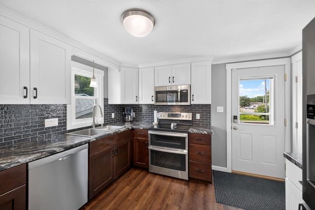 102 5th Street SW, Kasson, MN 55944