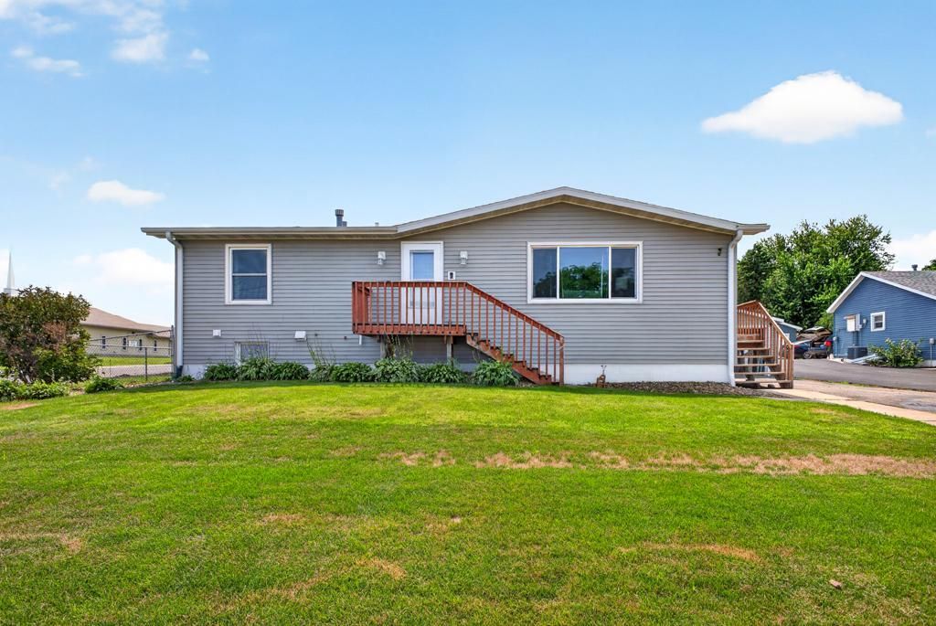 102 5th Street SW, Kasson, MN 55944