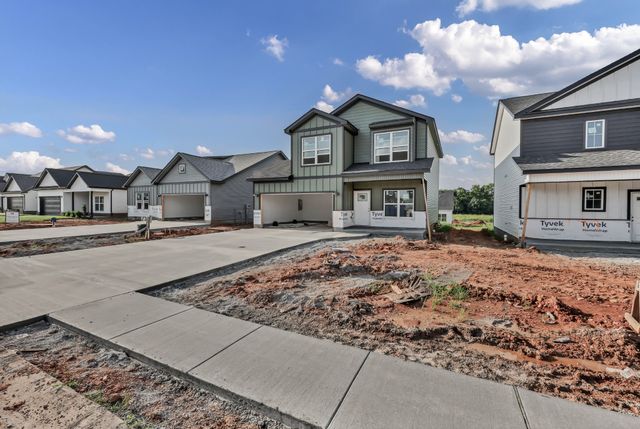 2712 Brewster Dr, Clarksville, TN 37042