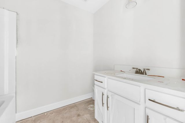 2712 Brewster Dr, Clarksville, TN 37042