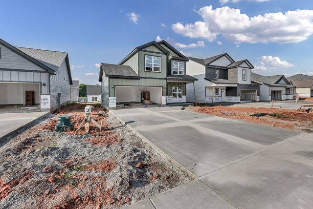 2712 Brewster Dr, Clarksville, TN 37042