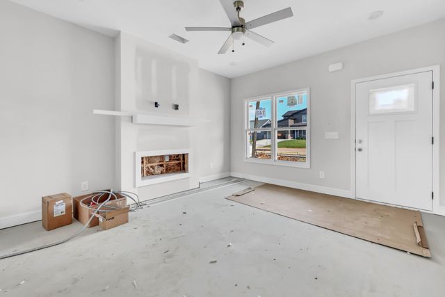 2712 Brewster Dr, Clarksville, TN 37042
