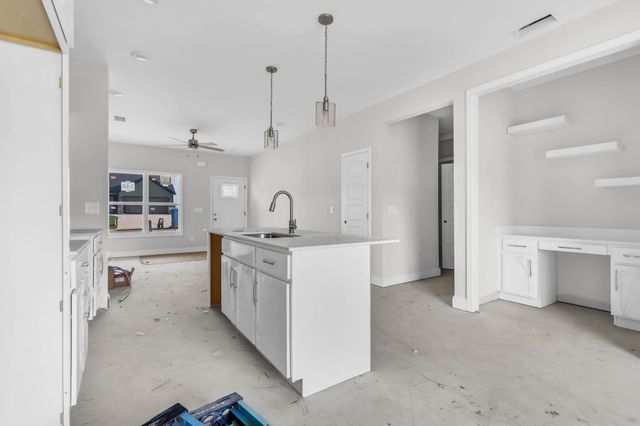 2712 Brewster Dr, Clarksville, TN 37042